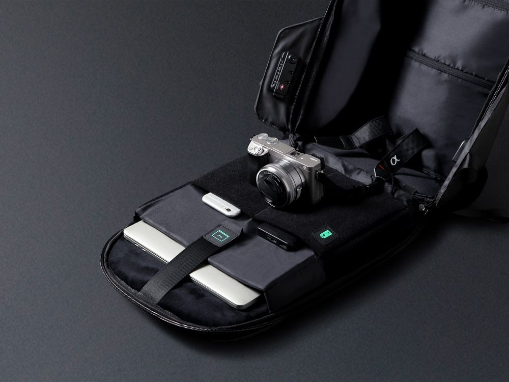 Водостойкий антикражный рюкзак Hipack для ноутбука 15.6", черный