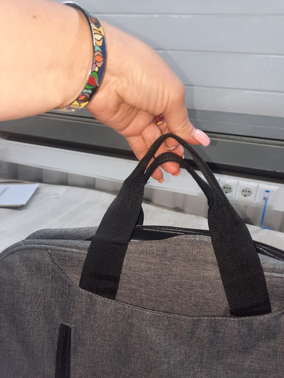 Сумка для ноутбука Wing с вертикальным наружным карманом, серый (Р)