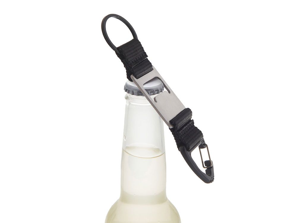 Брелок-ремувка с открывашкой и карабином "Champion", черный